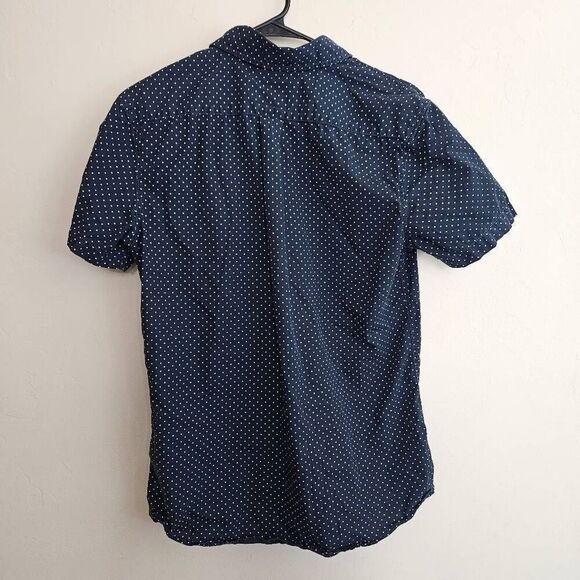 Levi's Modern Fit Button Down Shirt - Picture 9 of 9